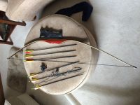 Guns & Hunting Supplies Traditional long bow everything included
